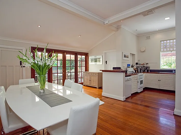 **6 month lease only!** Gorgeous brick cottage on tree-lined Hilda Street