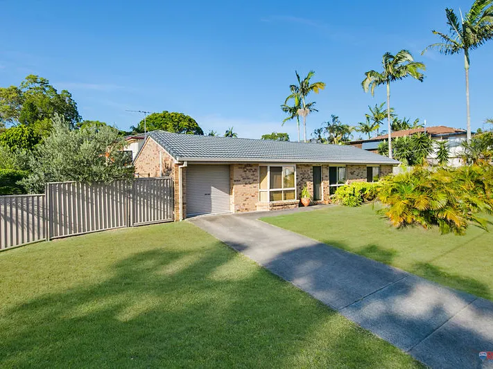 LOVELY FAMILY HOME - GREAT LOCATION