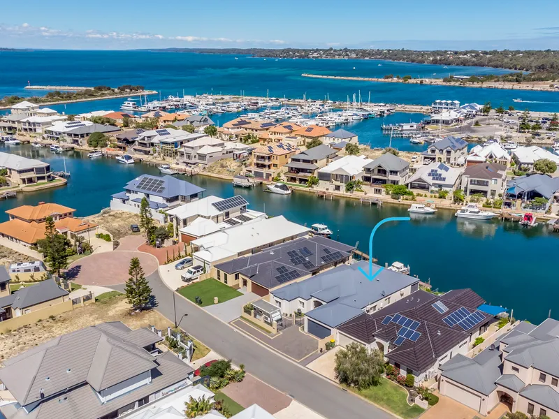 Easy canal-side living