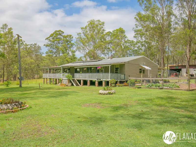 BIG FARMHOUSE SMALL RURAL ACRES, TAR ROAD, 25 MINUTES TO TOWN – 3.47Ha. (8.5Ha.)
