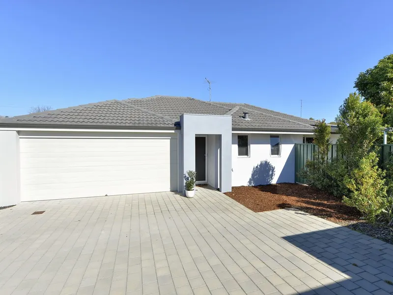 CENTRAL FREE-STANDING UNIT - NO STRATA!
