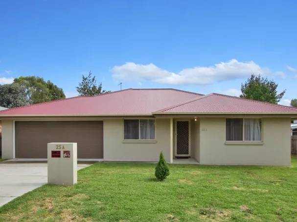 FAMILY HOME CLOSE TO CBD