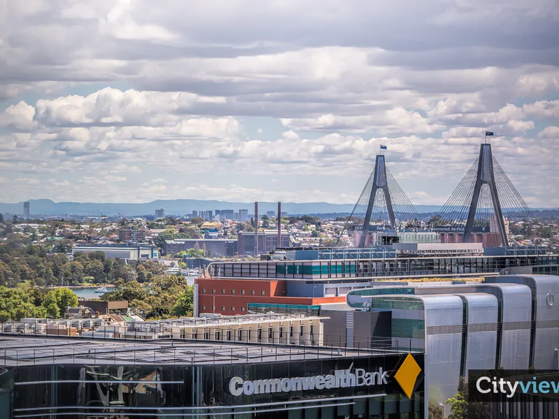 LUXURY HIGH LEVEL ONE BEDROOM + STUDY/GUEST ROOM APT WITH ANZAC BRIDGE VIEW