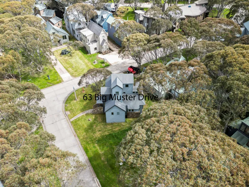 Immaculately presented 3 storey, 3 bedroom ski chalet with all the trimmings