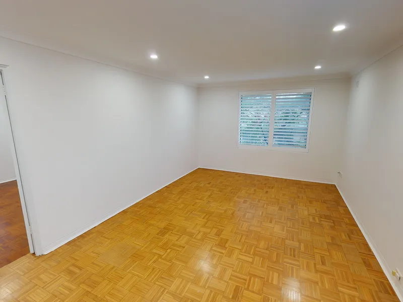 Fabulous top floor one bedroom apartment! 