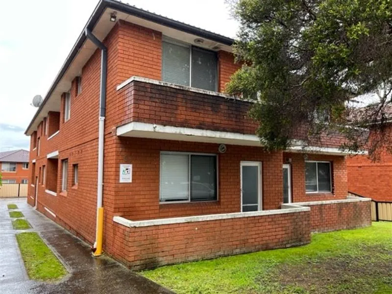2 Bedroom Unit Super Convenient Location