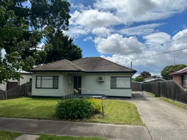 32 Leonard Avenue, St Albans VIC 3021