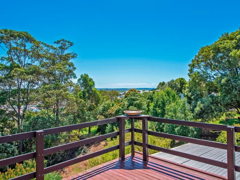 Water River & Bay Views, 4 Bedroom Home with a Double Block