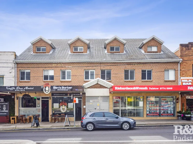 Spacious & Modern - Townhouse style apartment with Double parking