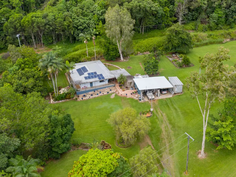 LARGE HOME + INDUSTRIAL SHED ON 11.76 ACRES