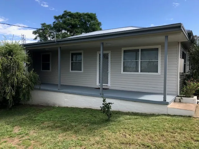 Neat & Tidy 3 Bedroom Home + Study