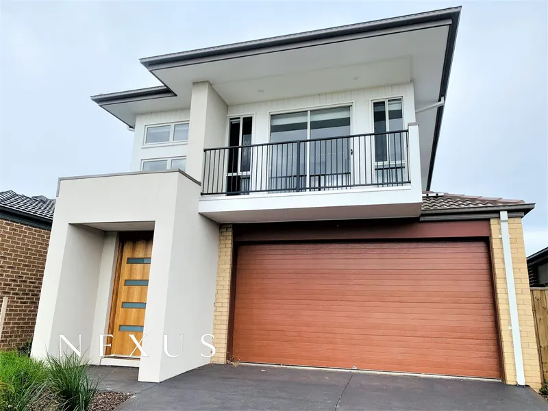 BRAND NEW STYLISH MODERN LIVING