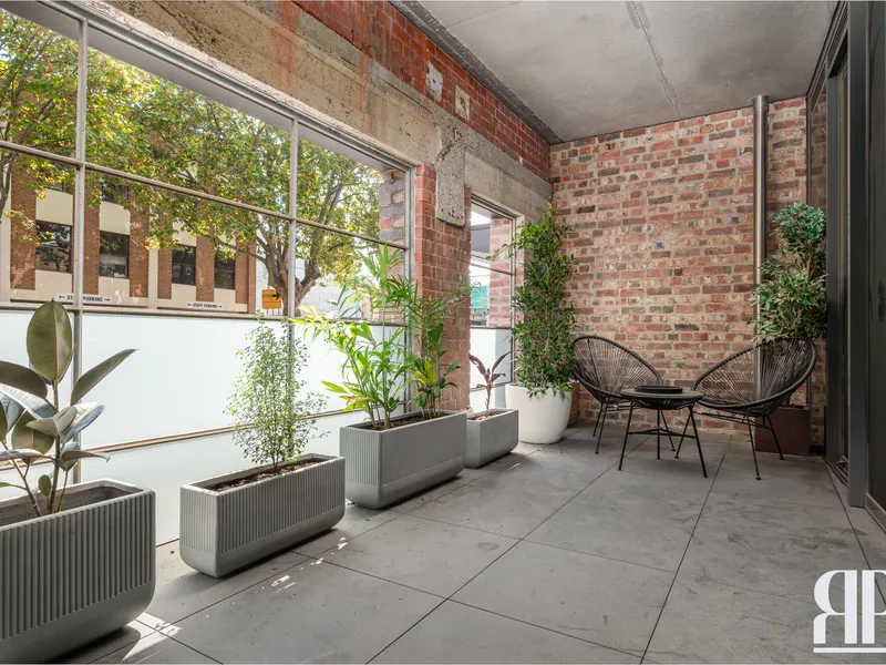 HERITAGE FACADE LARGE ONE BEDROOM