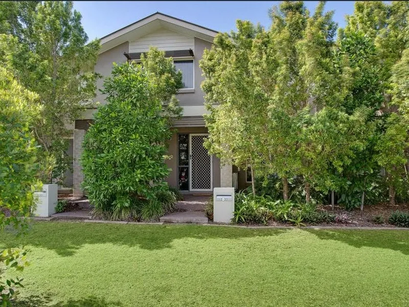 MODERN 3 BEDROOM TOWNHOUSE IN ARCADIA WOODS!!