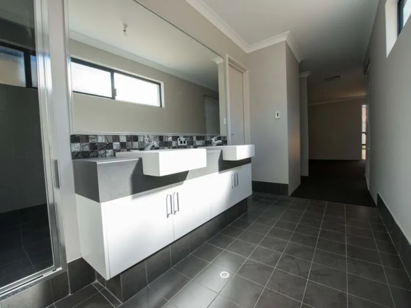 So Much Space in This Huge Family Home!