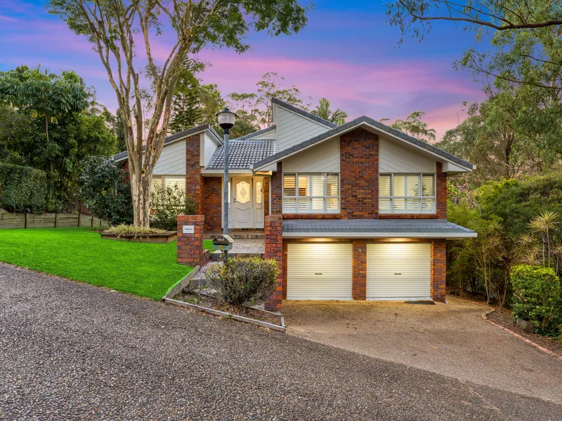 MASSIVE MODERN SANCTUARY ON 2000SQM IN HEART OF SPRINGWOOD