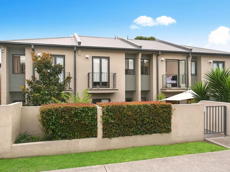 CENTRAL CONVENIENCE, DOUBLE GARAGE