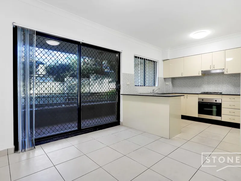 Conveniently positioned apartment with a fresh new look