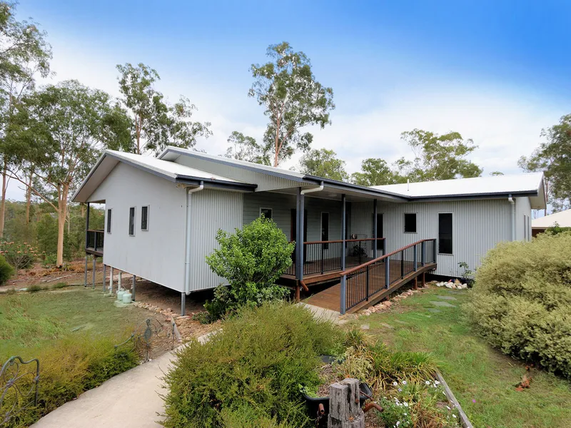 BACK TO NATURE...MODERN COUNTRY FEEL...FAMILY HOME GIN GIN.