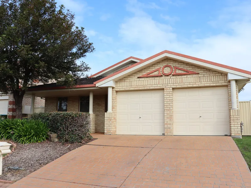 Large open plan family home. Apply online