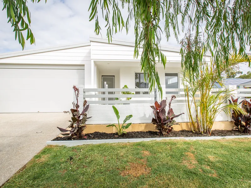 BEAUTIFUL DUNSBOROUGH FAMILY HOME