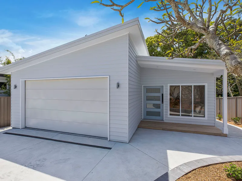 Welcome to 20A Anzac Street: Your Slice of Hamptons Heaven in Long Jetty!