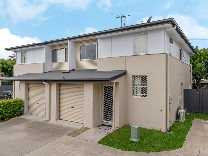 SUBLIME THREE BEDROOM DELIGHT – CONVENIENT LOCALE!