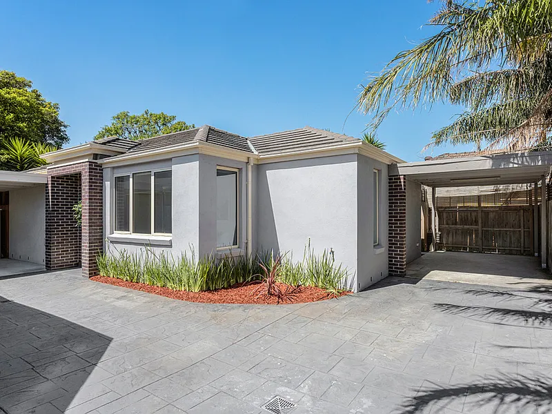 An Idyllic Inside Outside Garden Connection