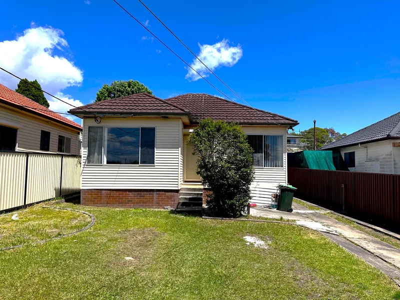 Freshly Painted 3 Bedroom House