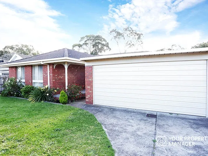 Single Level 3 Bedroom, 2 Bathroom Villa - Close To All Of Mentone's Best Amenities