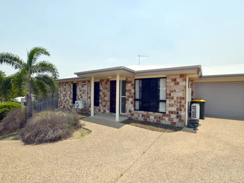 :: NICE EASY TO MAINTAIN MODERN HOME IN QUIET AREA