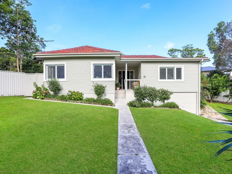 Peacefully set in a quiet & leafy locale, this beautifully renovated home is awash with natural light.