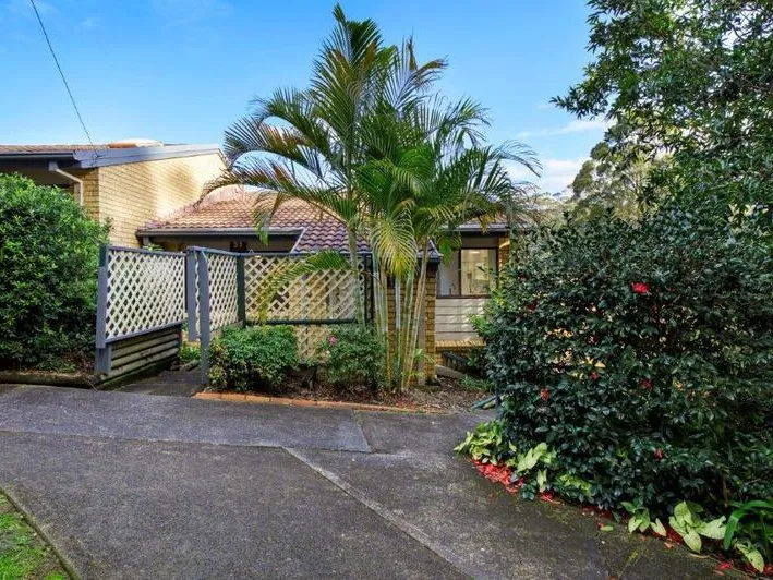 Modern 2-bedroom villa with garage