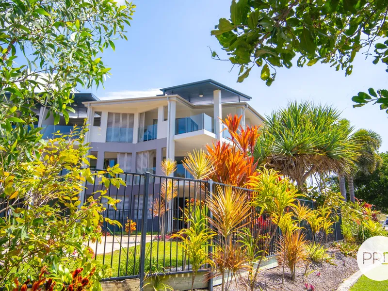 Sun Drenched Top Floor Villa  