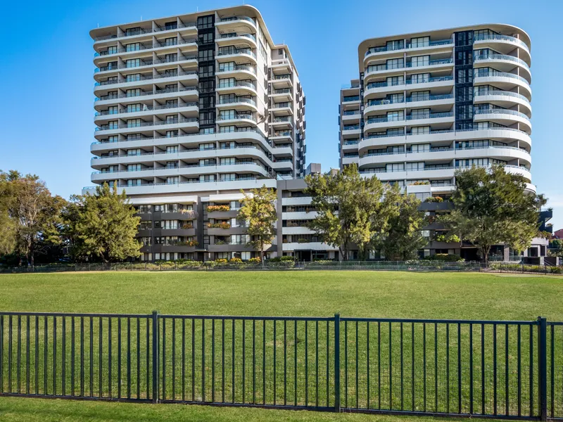 Modern and luxurious one bedroom apartment