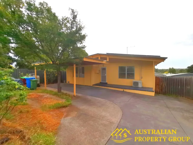 3 bedroom residence situation in a very good spot and potential a development site