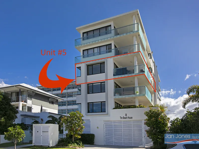 EXECUTIVE APARTMENT – MOOLOOLABA HOTSPOT!