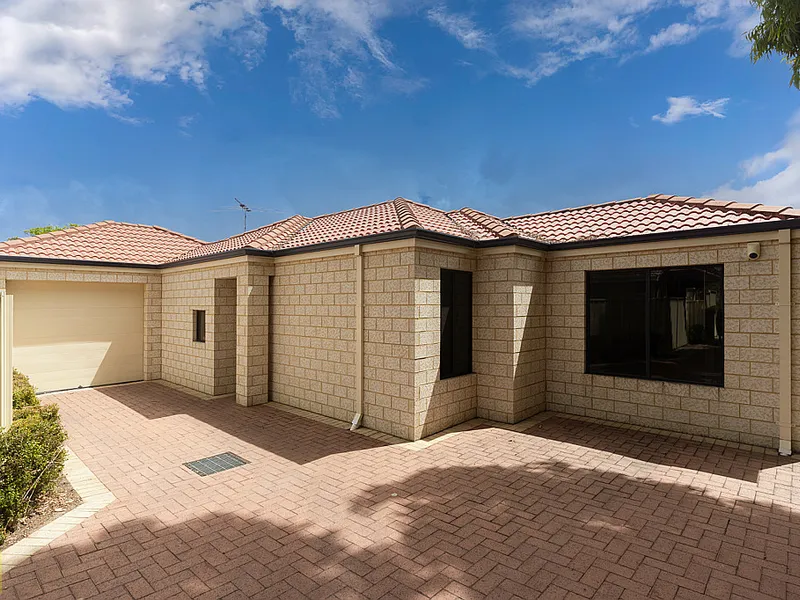 Ideal Starter Home, Parkland Set