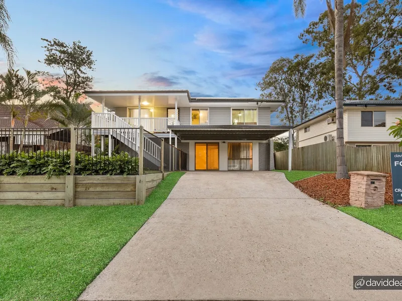 Room for all the family with deck overlooking ingound pool