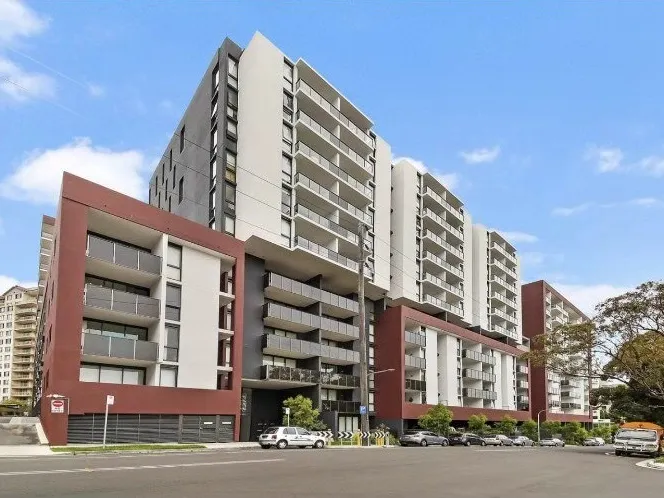 AMAZING ONE BEDROOM APARTMENT WITH PARTLY FURNITURE 