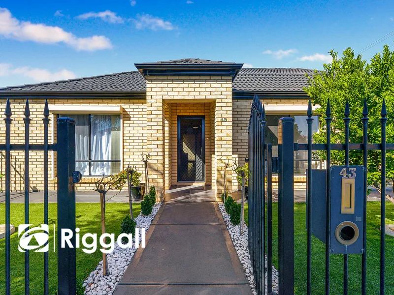 Two Living Areas, Double Garage