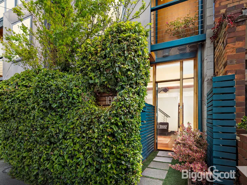 AWARD WINNING ARCHITECTURE WITH CBD VIEWS