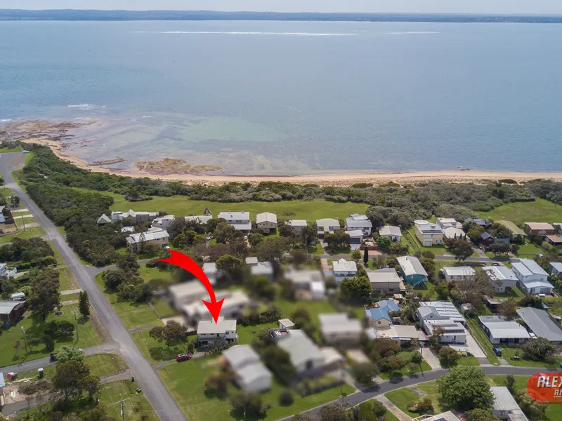 COASTAL LIVING – WITH WATER VIEWS