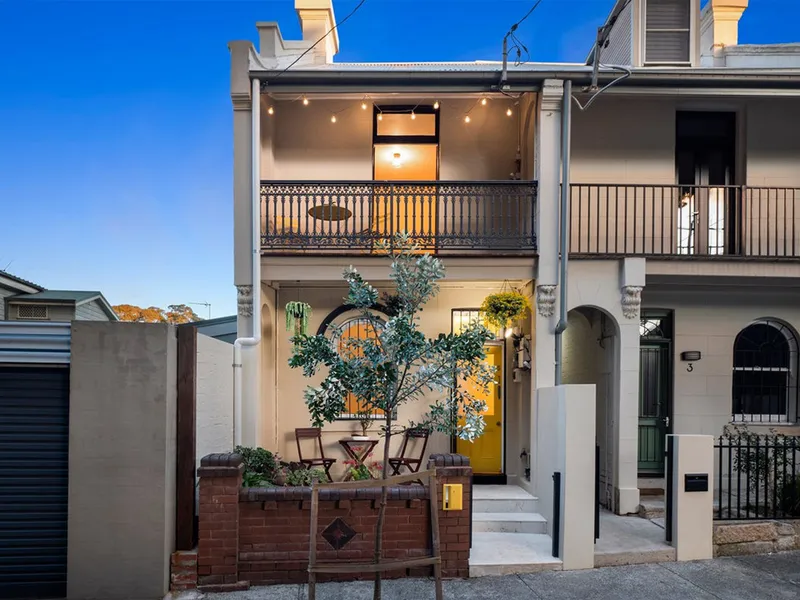 Beautifully presented 5 bedroom terrace