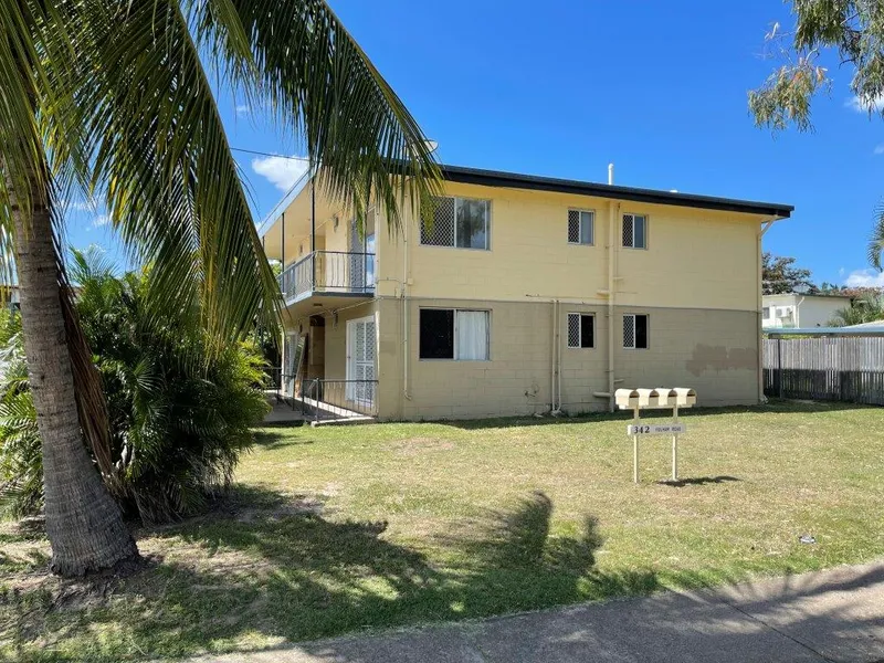 4 x 2 Bedrooms units on 1 Title