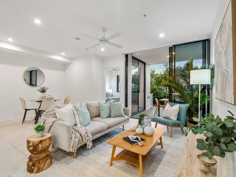 Ground Level Apartment with exclusive & private courtyard.