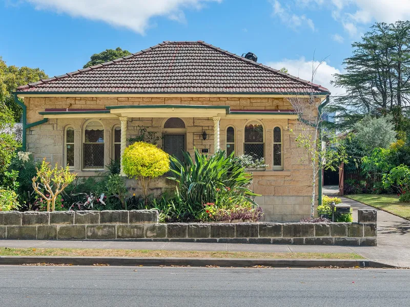 MUCH ADMIRED CHARMING FAMILY RESIDENCE