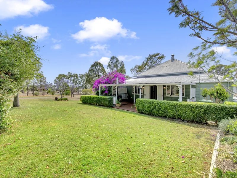 Charming 1903 Queenslander on Sprawling 3 Acres