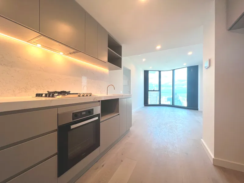 Panoramic View-Brand New 2 Bedrooms CBD Apartment Available Now!