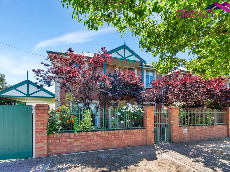 Superb City Fringe Living